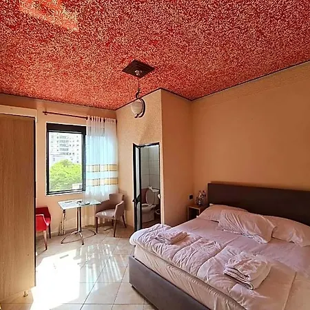La 3* Tirana